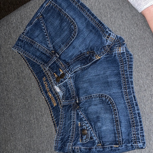 Size 7, mossimo supply co Jean shorts - Picture 1 of 2